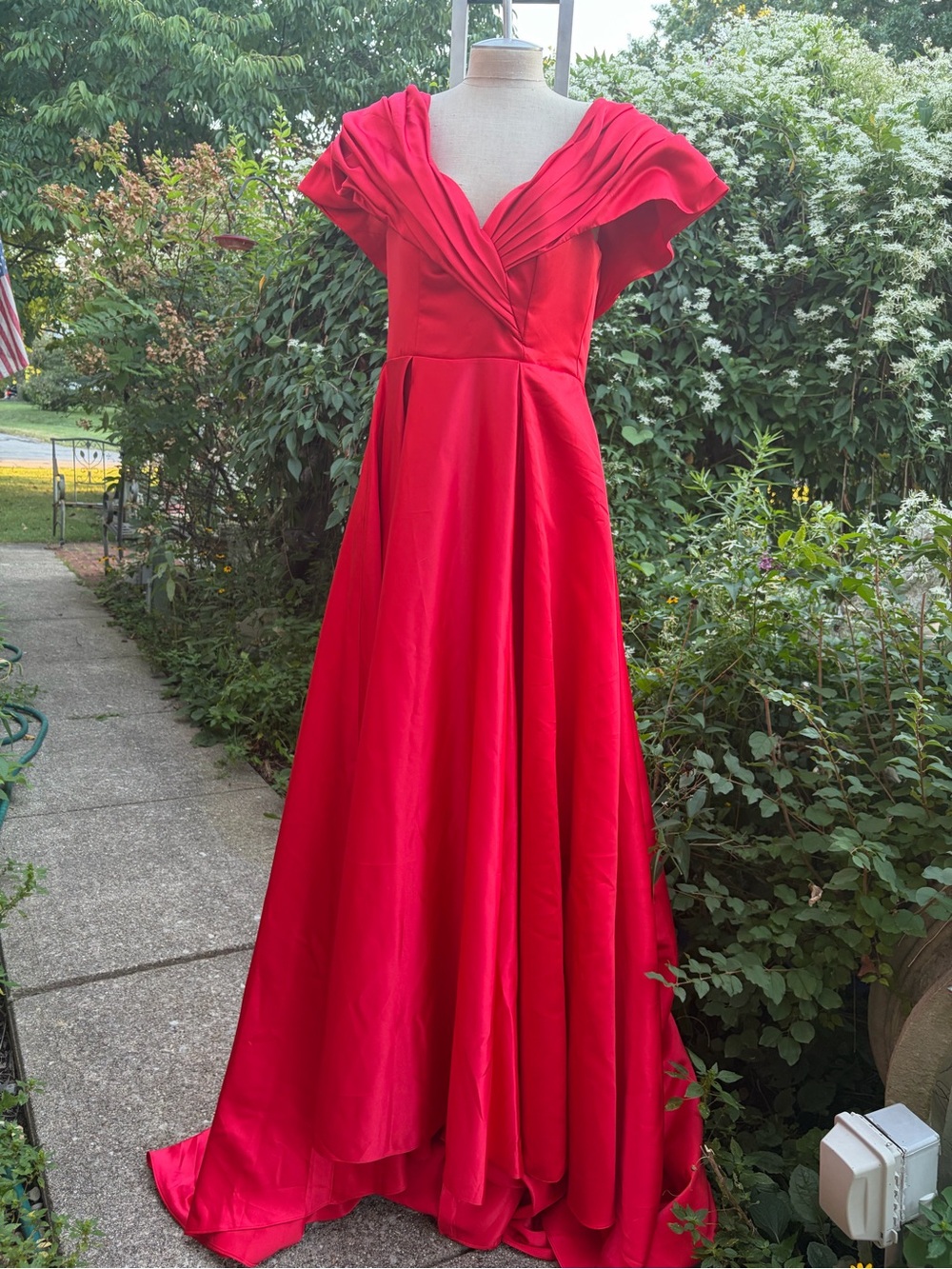 Elegant Red Evening Gown - Women Dresses